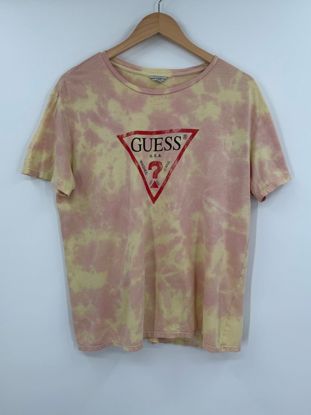 Guess Los Angeles Y2K Tie Dye Logo Graphic Tee | Pink / Yellow | Medium